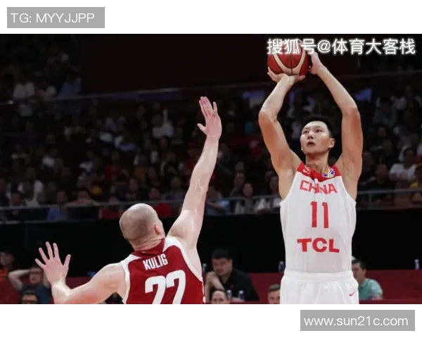 姚明在关键时刻发球失误引发球迷热议赛场表现的起伏与压力 姚明在关键时刻发球失误引发球迷热议赛场表现的起伏与压力