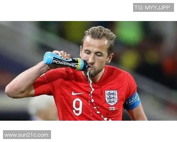 足球明星专用水瓶揭秘运动员饮水的秘密与健康理念