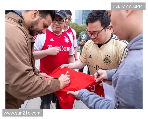 足球明星齐聚东方明珠共庆盛典球迷狂欢夜精彩不容错过